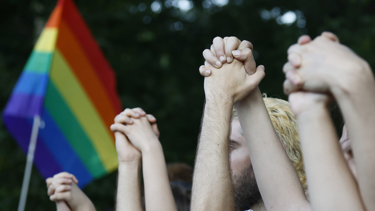Quattro aggressioni omofobe a Roma in 10 giorni. L'allarme choc del gay center