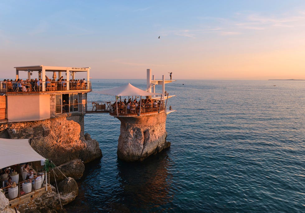 ristorante su scoglio