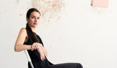 Quella di Marta Ravasi è una pittura di contatto. L’intervista