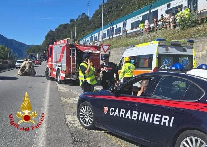 Masso caduto i soccorsi