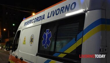 Investe quattro giovani dopo una lite, grave una 17enne. È caccia all'auto pirata
