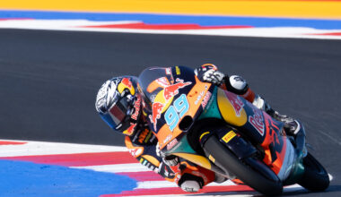 Valentin Perrone centra la pole a Misano, Rueda in seconda fila. Lontanissimi gli italiani