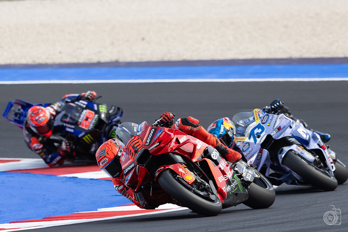 MotoGP, Marquez il più veloce nel warm-up a Misano, Bagnaia ancora attardato