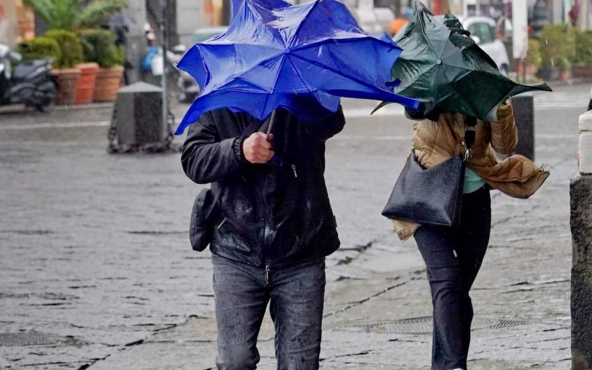 Meteo, arriva l'autunno: attesi forti temporali e calo termico, ecco quando e dove