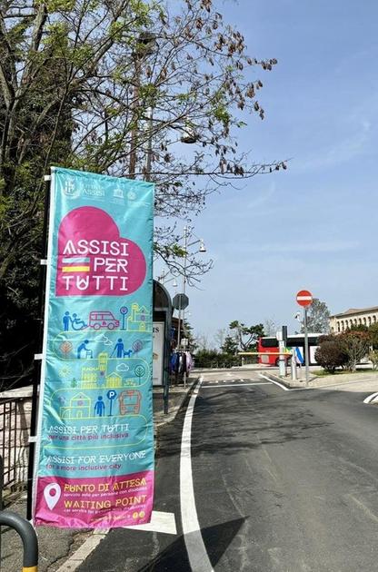 Nasce in città “Assisi per tutti“. Il servizio che accompagna i turisti con disabilità motoria