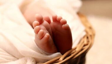 L'esame va fatto entro i primi tre mesi dalla nascita, ma bisogna aspettarne quasi 4: scoppia il caso