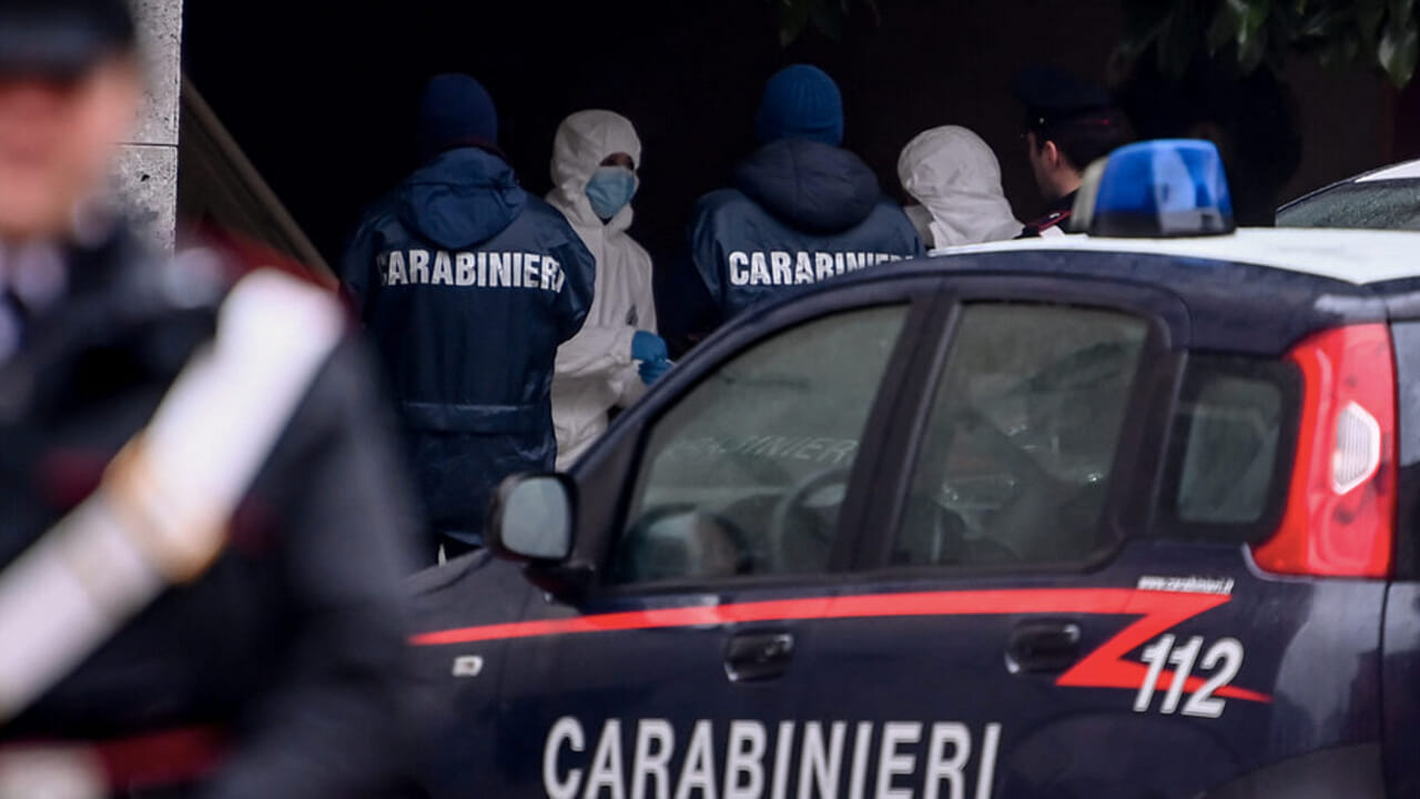 Omicidio a Colico, elettricista romeno trovato morto in un magazzino
