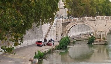 Incidente sul lavoro a Roma, operaio muore schiacciato sulla banchina del Tevere