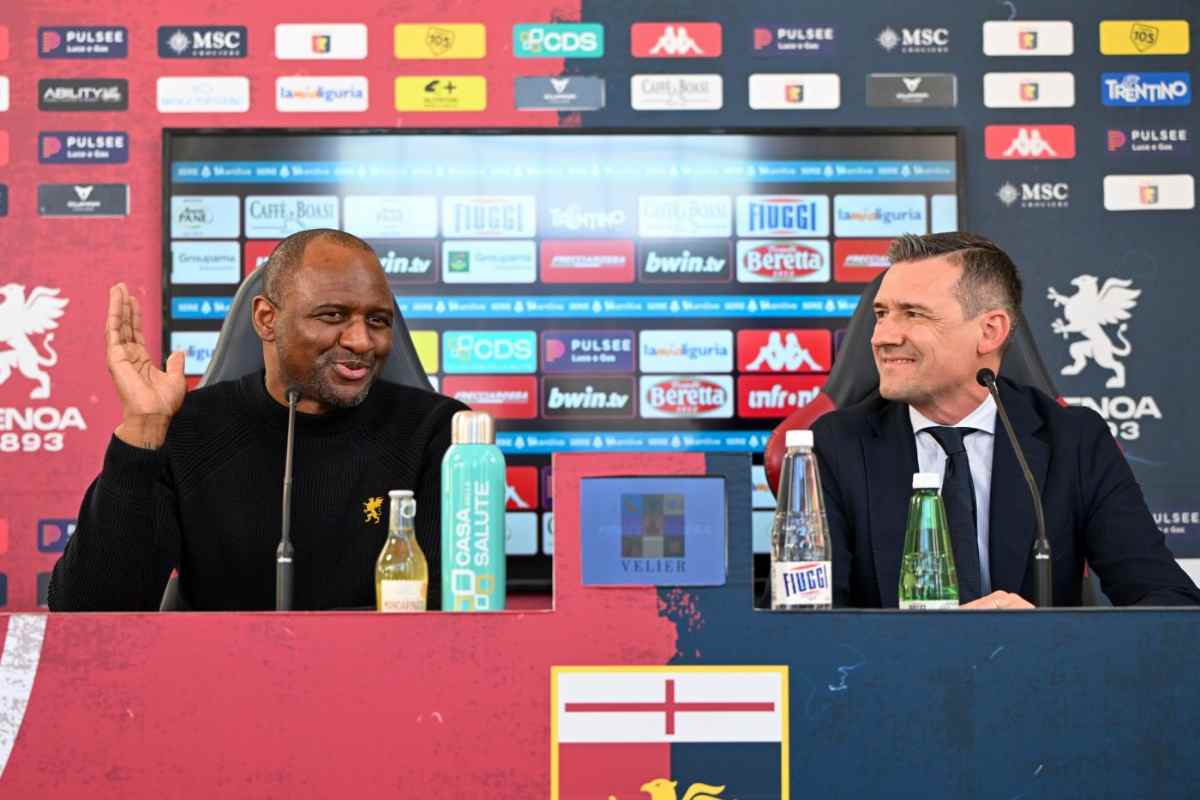 Il ds del Genoa Ottolini in conferenza stampa con Vieira