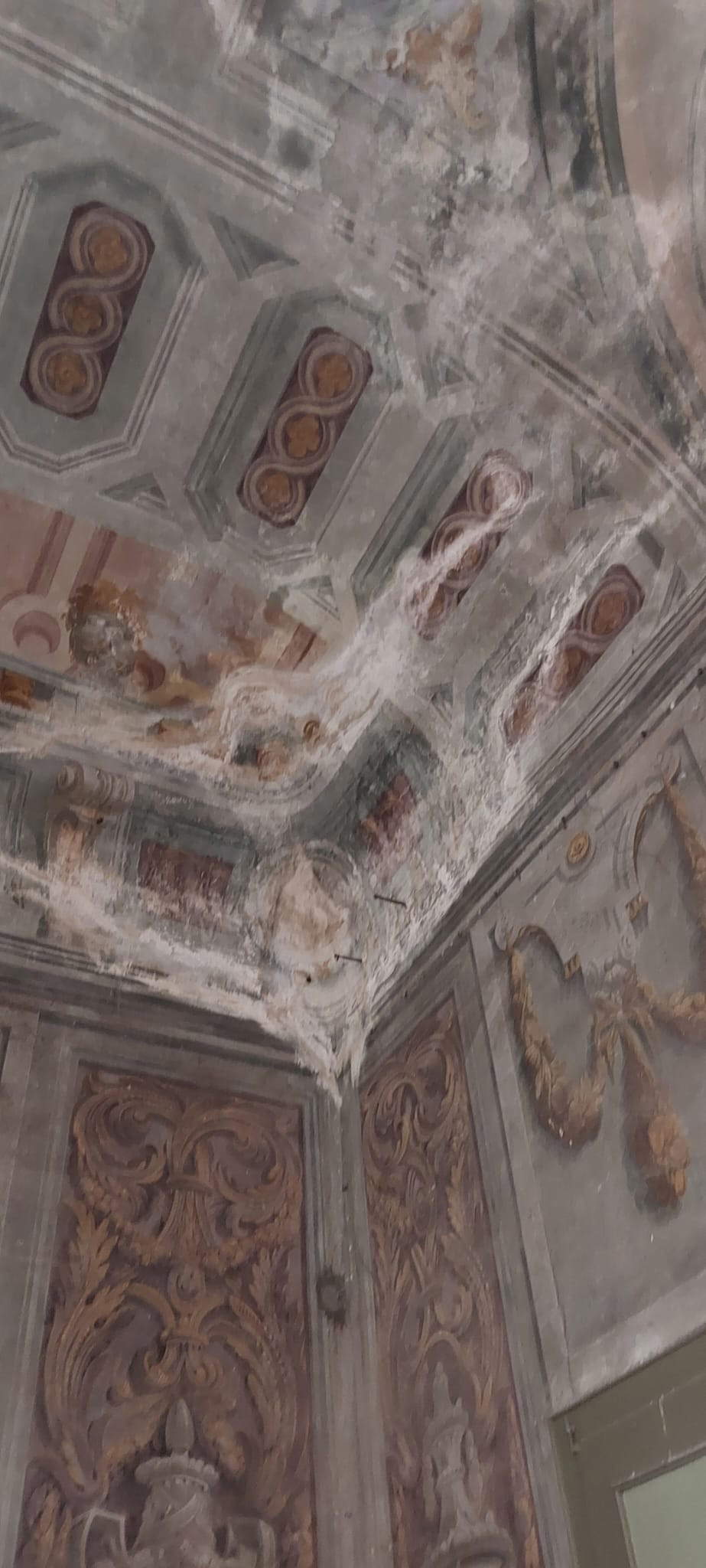 Lo stato degli affreschi di Palazzo Olevano