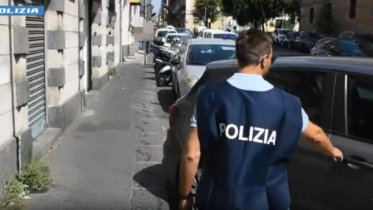 Molestie sessuali durante i turni e le visite in ospedale, ex primario sospeso dagli incarichi pubblici