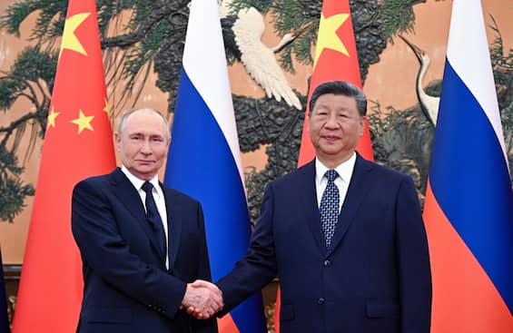 Putin incontra Xi Jinping a Pechino durante visita di Stato in Cina