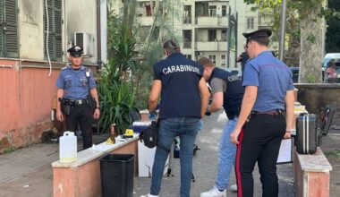 Quarticciolo esplosivo, 10 molotov nascoste in un cassonetto. Erano pronte all'uso
