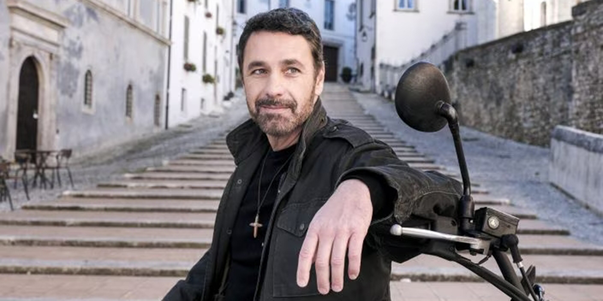 Raoul Bova si sfoga: «Non è bello vedere la vita privata sbattuta sui social. Non ha provocato dolore solo a me»