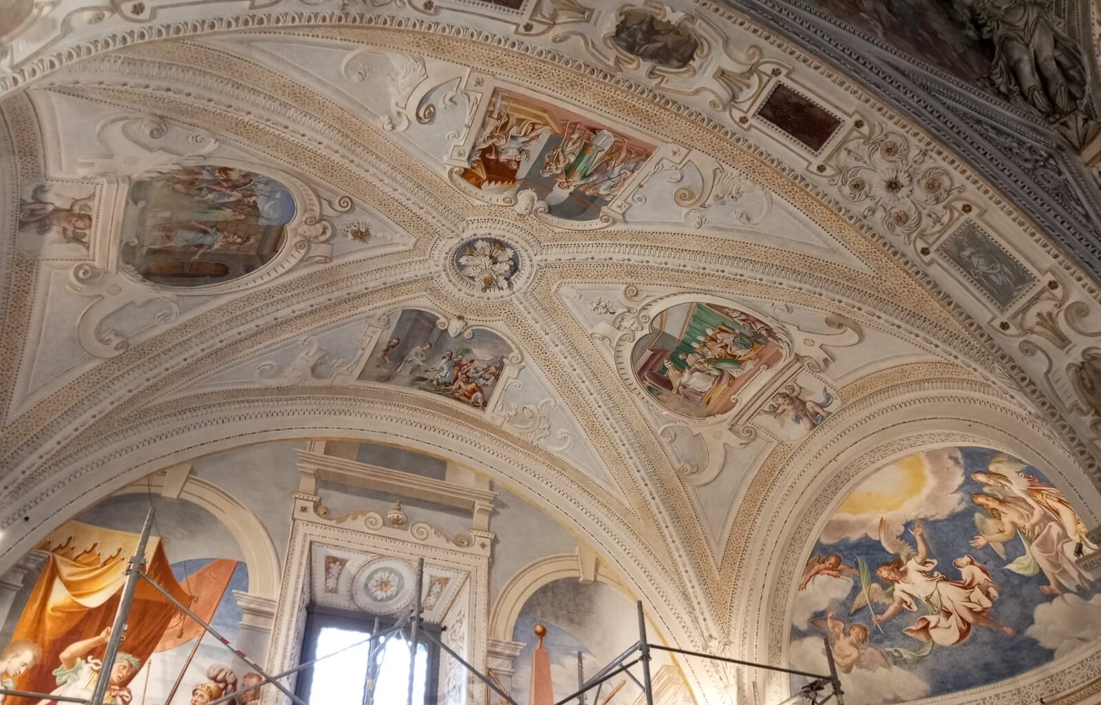 Il punto sui restauri in corso nella chiesa di Madonna di Campagna FOTO - VCONews.it