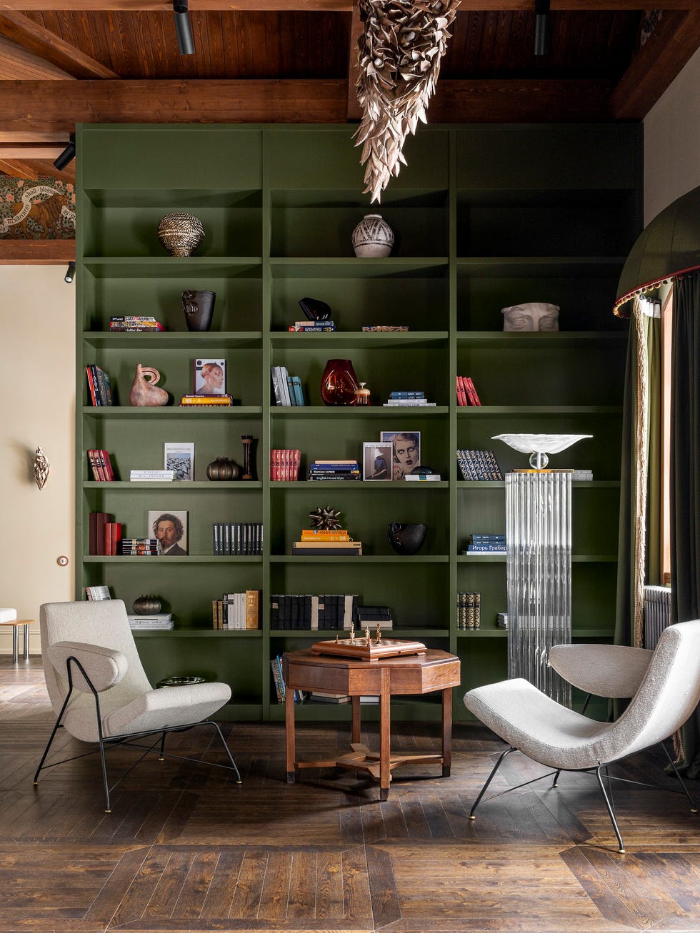 esta casa luminosa y eclectica combina diseno a medida, piezas vintage y detalles art deco