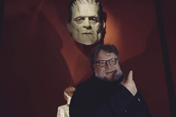 Sangre del Toro, la recensione del documentario su Guillermo del Toro presentato a Venezia