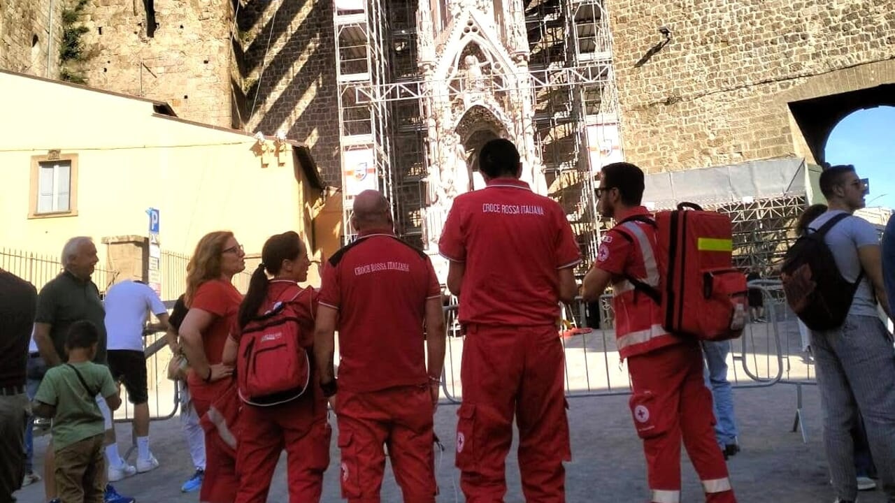 Santa Rosa 2025 - Croce rossa durante il trasporto della Macchina-2