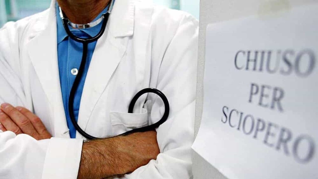 Aziende sanitarie, proclamato lo sciopero generale: garantiti i servizi d'urgenza