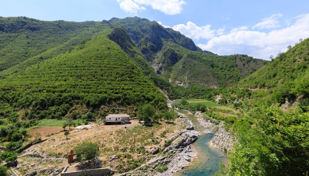 Scoperta la prima tomba monumentale romana nel cuore dell'Albania