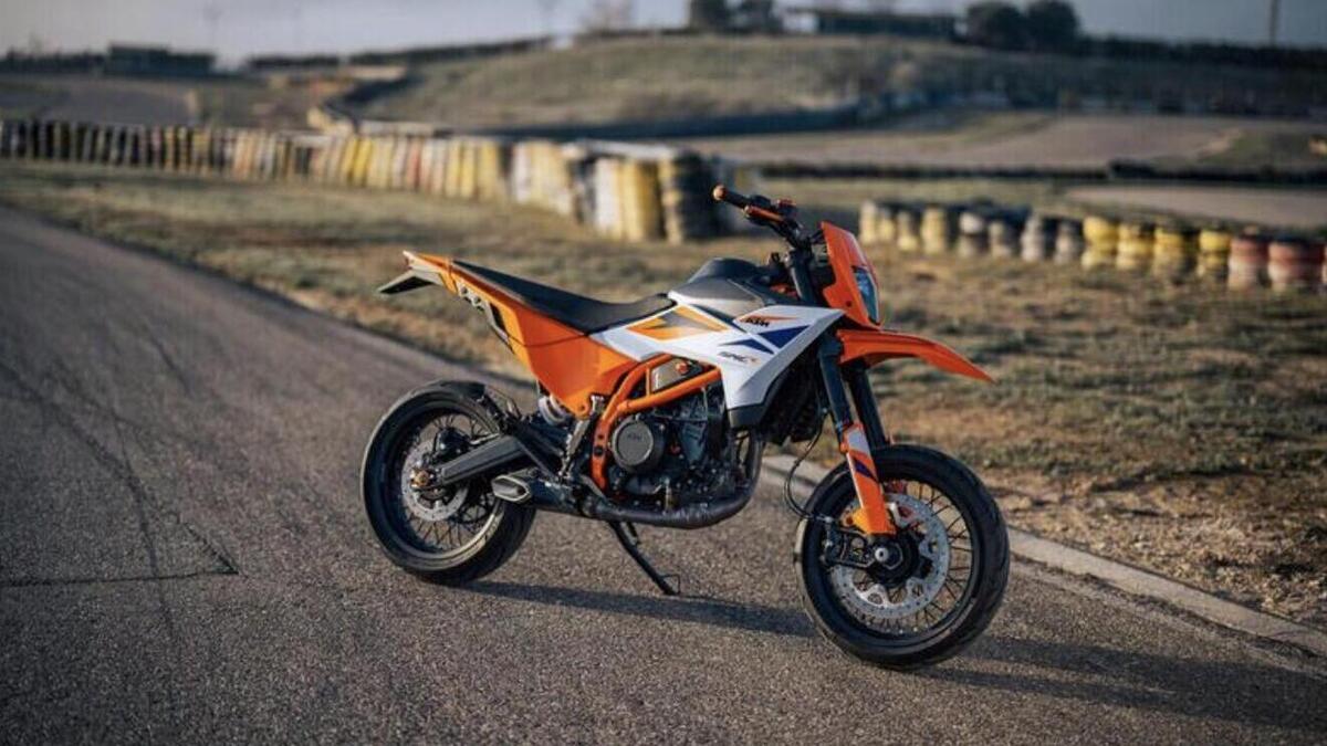 KTM 390 SMC R, la videoscheda tecnica: tutto quello che c'è da sapere [VIDEO]
