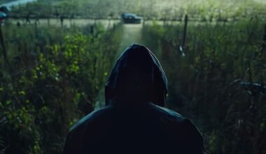 Il Mostro, la recensione della serie tv di Sollima sul Mostro di Firenze presentata a Venezia