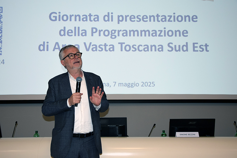 Regionali, Bezzini alla destra: “Difendete la sanità? Allora scendete in piazza con noi contro il Governo”