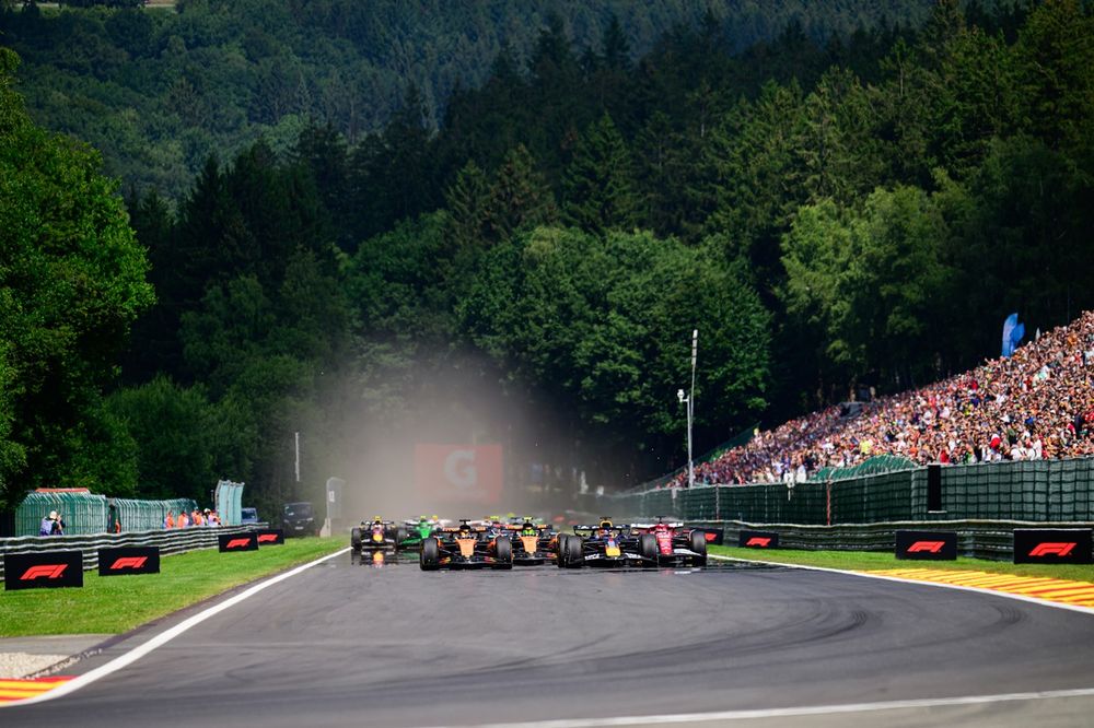 La partenza della Sprint Race di Spa