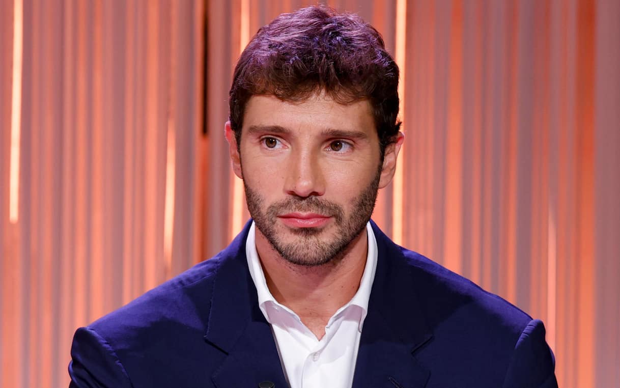 Milano, rubato l’orologio a Stefano De Martino con trucco specchietto