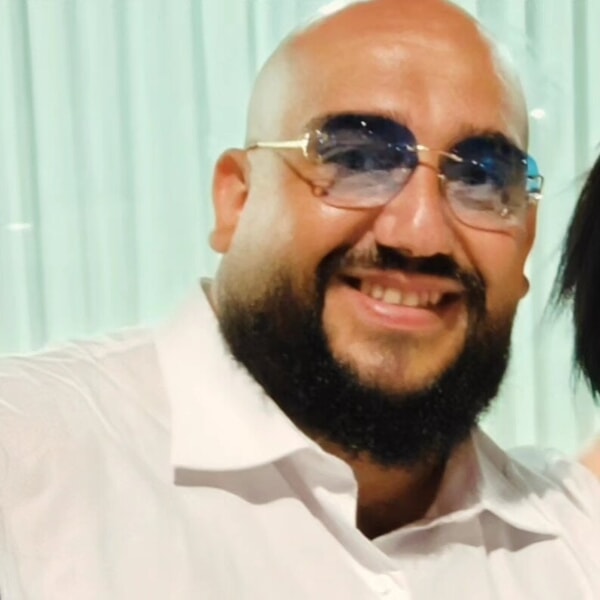 Stefano Gaglio, 39 anni, ucciso davanti alla farmacia in cui lavorava