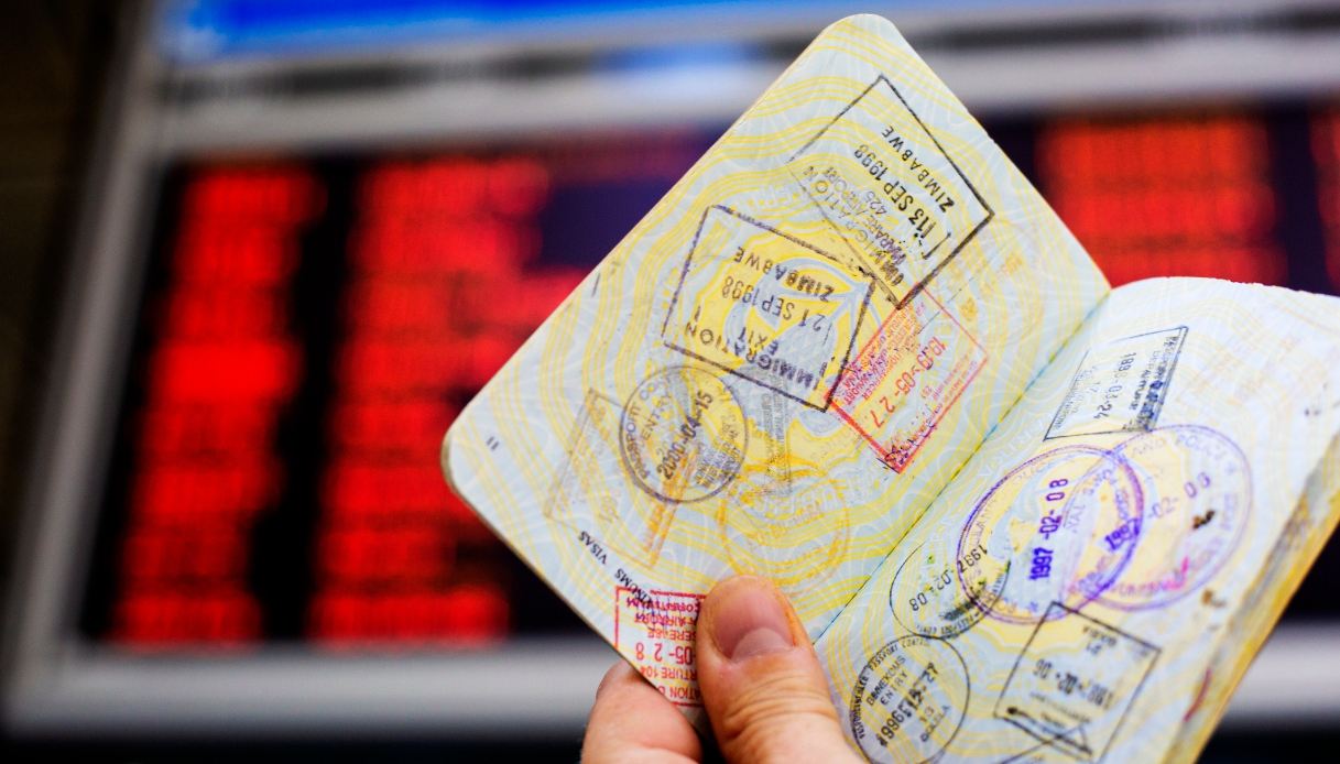 29 Paesi europei elimineranno i timbri sui passaporti: da quando