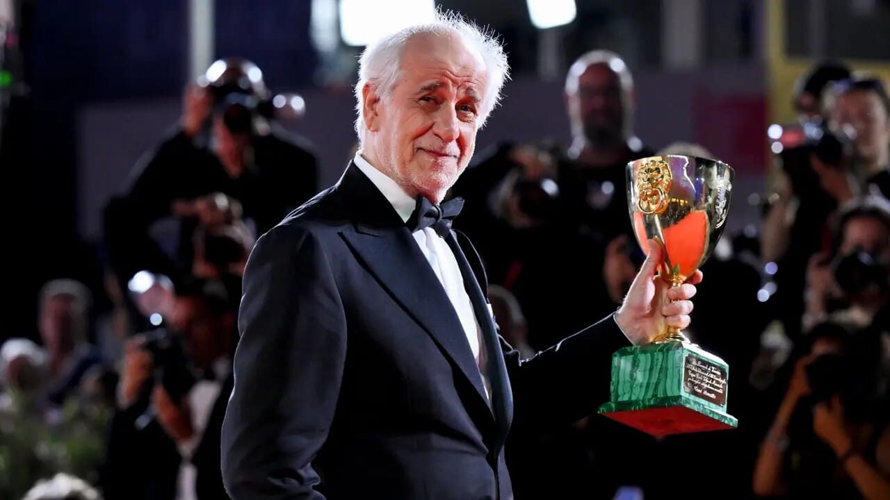 Napoli trionfa al Festival di Venezia. Coppa volpi a Toni Servillo