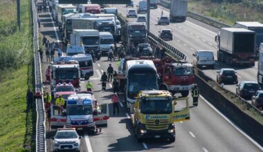 furgone tampona pullman di turisti, bolognese muore a 40 anni. Due i feriti 