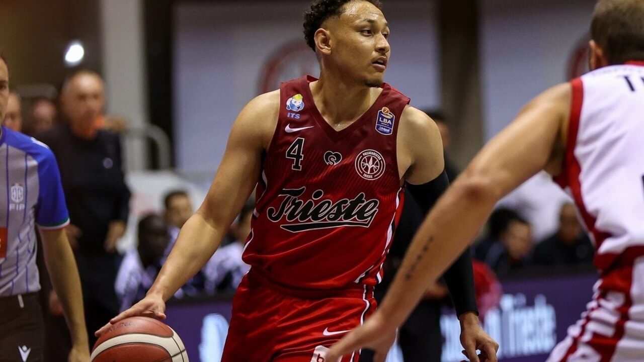 Trieste comincia il suo viaggio in Serie A battendo i campioni in carica