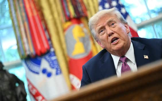 Trump: 'Aiuteremo l'Ucraina con garanzie di sicurezza, l'Europa sarà la prima'