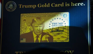 Vuoi diventare cittadino Usa? Paga un milione per la 'Trump Gold Card'. Cos'è e come funziona