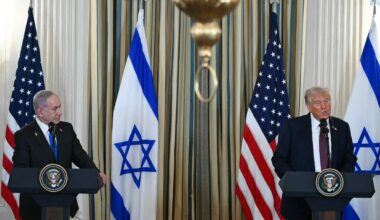 Gaza, liberazione degli ostaggi e ripresa degli aiuti: il piano di Trump - Sky TG24