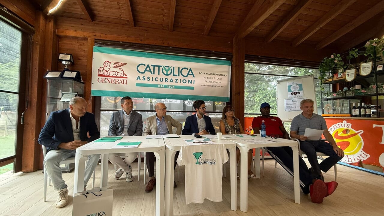 Adriano Panatta, Ciccio Graziani e Charles Despaigne arrivano a Chieti per "Un campione in famiglia”