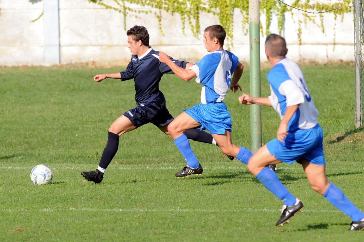 prima segnano in fuorigioco, poi l’autogol per sportività