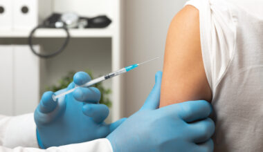 Vaccini, intervallo tra le dosi determinante per contenere le epidemie