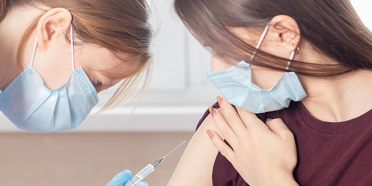 Vaccini, l’intervallo tra prima e seconda dose può determinare l’andamento dell’epidemia
