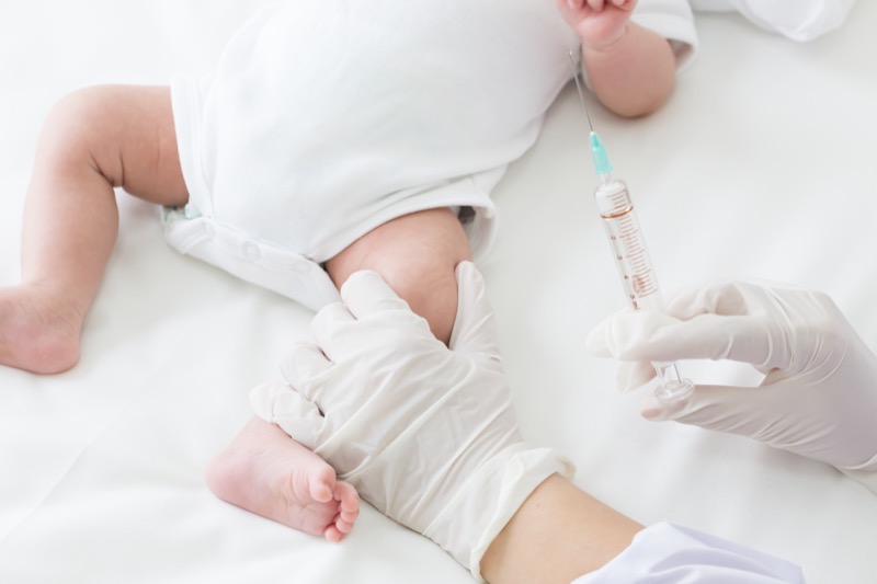 Vaccino esavalente: cosa comprende, dosi e rischi per il neonato