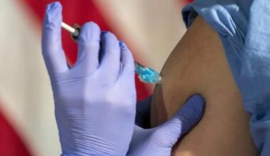 Vaccini, i dati del ministero: «Quello per l'influenza fatto solo da metà degli anziani»