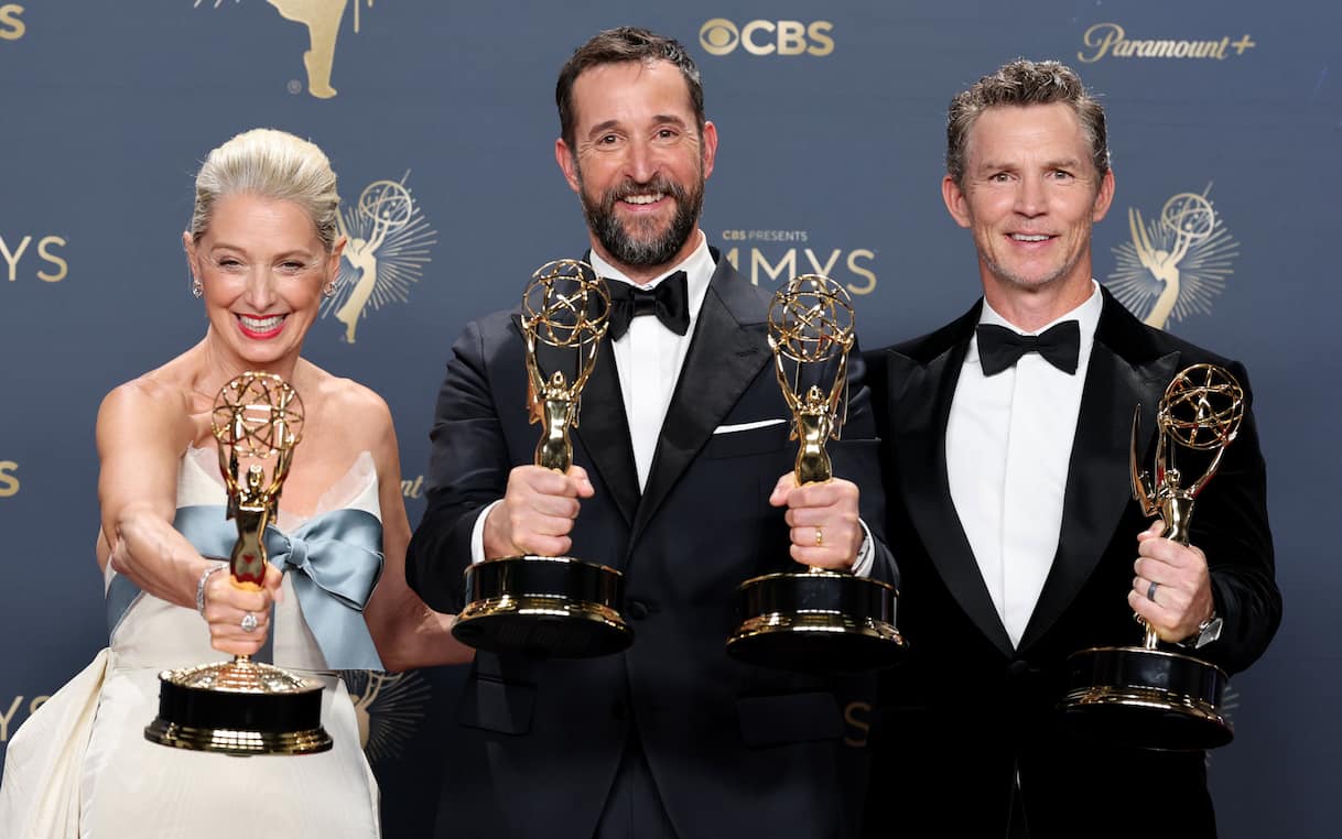 I vincitori degli Emmy Awards 2025, premi a The Studio, Adolescence e The Pitt