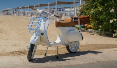Vespa 50 Special diventa elettrica: nasce la Special-e "Colazione al Lido"