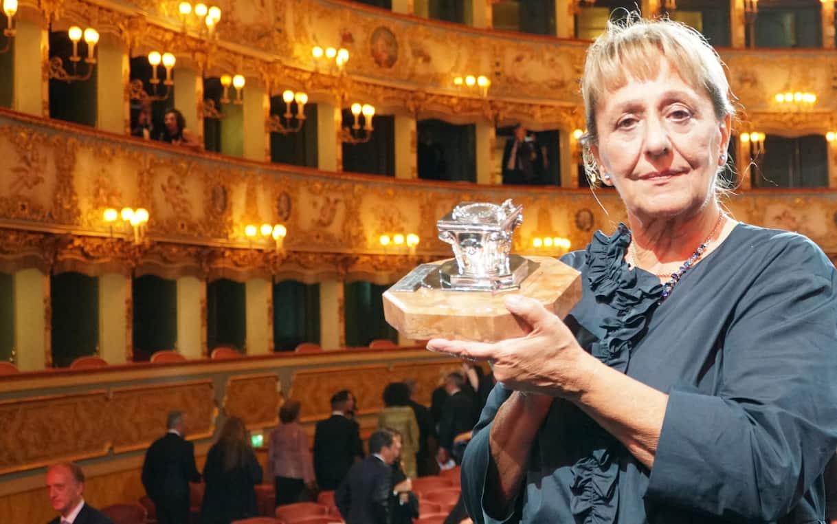 Wanda Marasco vince il Premio Campiello 2025 con 'Di spalle a questo mondo'