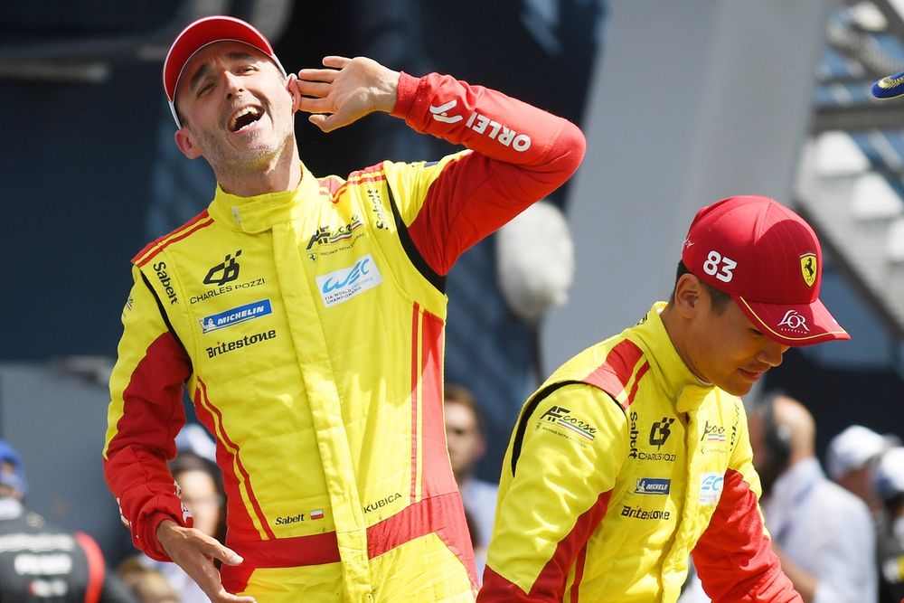  Robert Kubica si gode il successo alla 24 Ore di Le Mans con la 499P dell'AF Corse