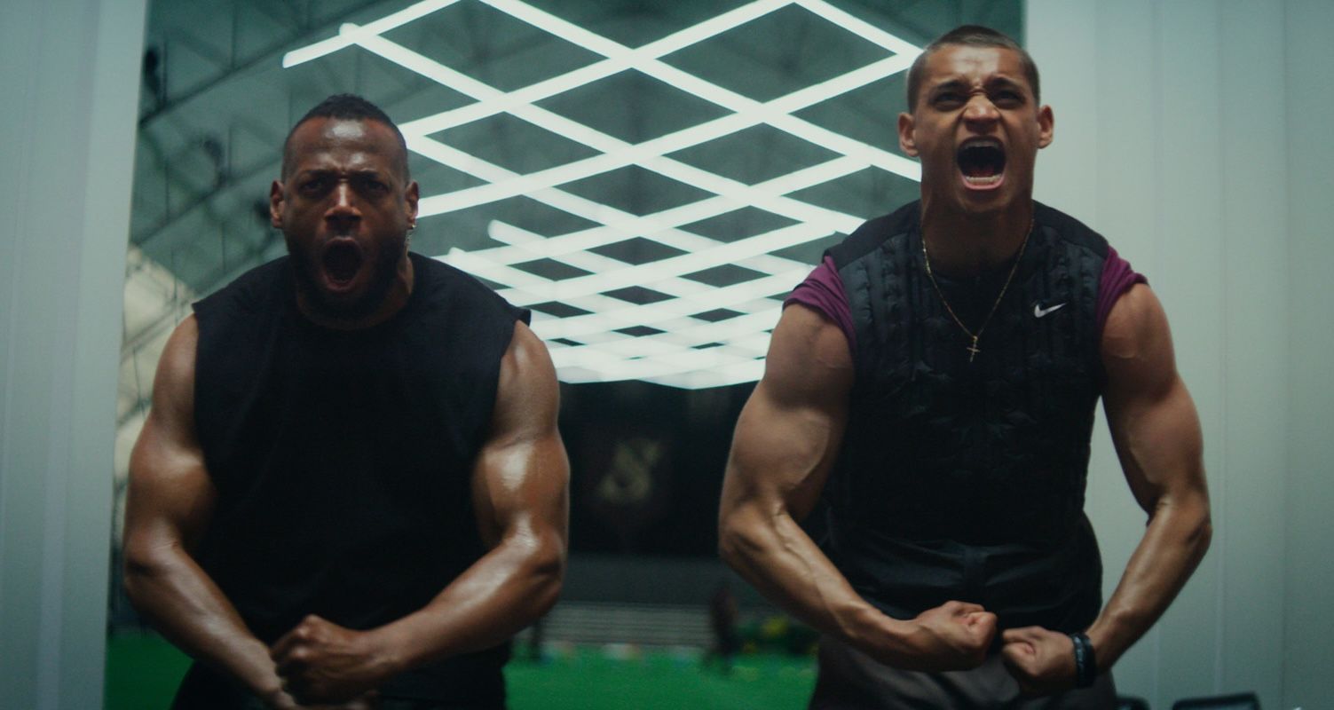 Una scena del film Him