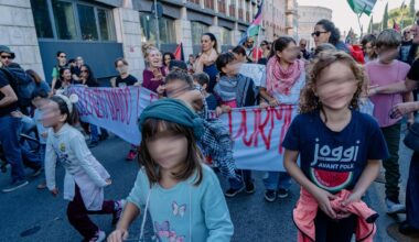 Alessandro Baricco: l’addio al Novecento dei ragazzi nelle piazze