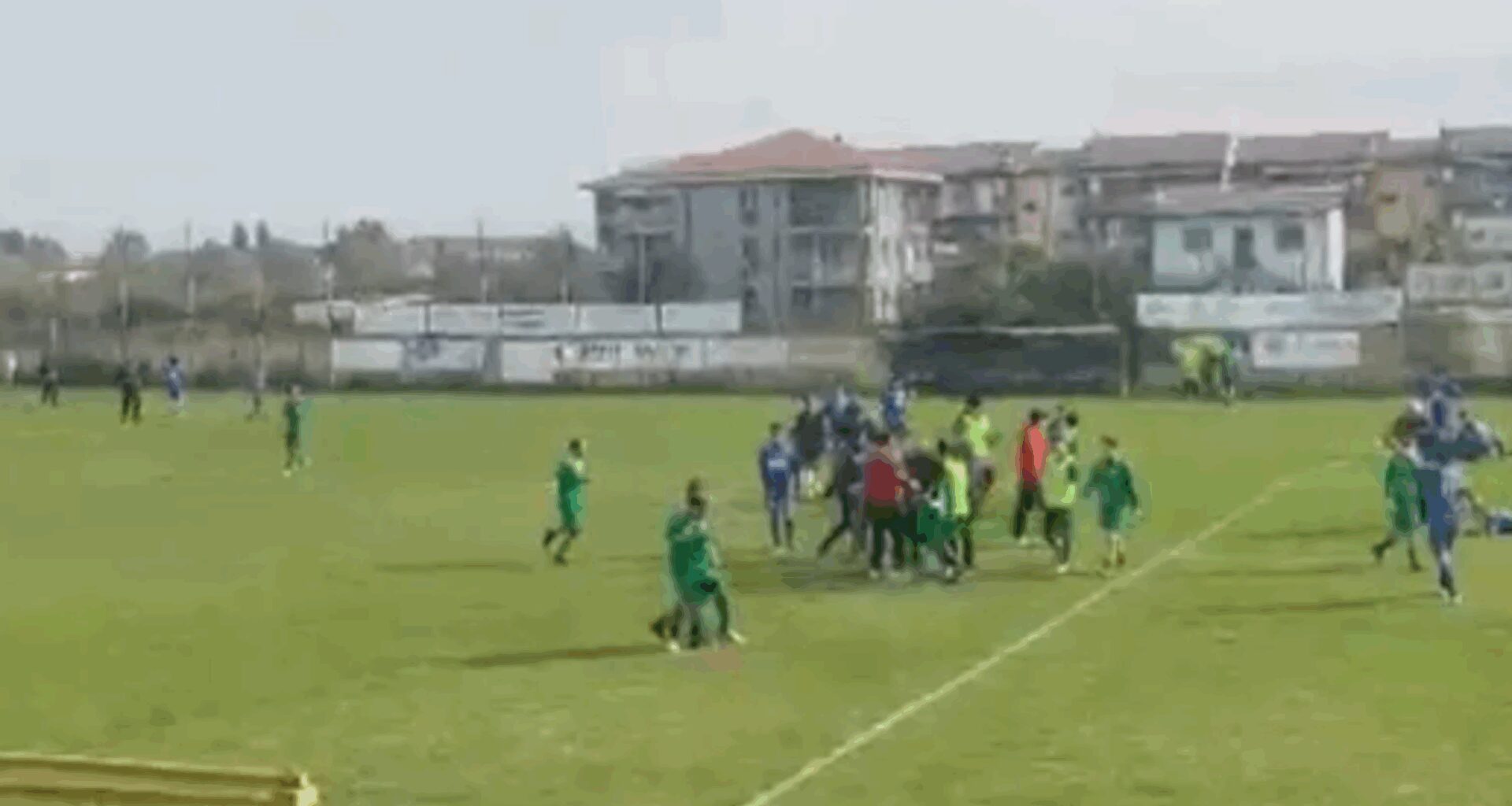 Rissa in campo nel campionato Under 18: tre calciatori del Rapid Torino in ospedale